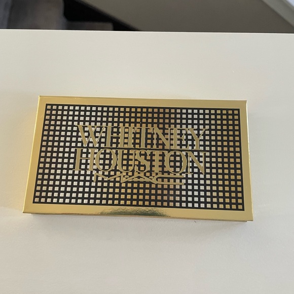 MAC COSMETICS WHITNEY’S NIPPY EYE-CONIC PALETTE - Picture 2 of 6